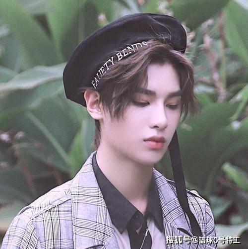 娱乐圈吃瓜直播间黄明昊,娱乐圈吃瓜直播间的焦点人物  第1张